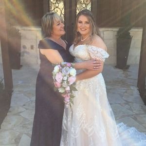 Meet your Posher, Debi